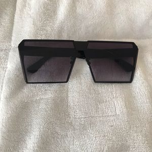 Black sexy sunglasses 😎